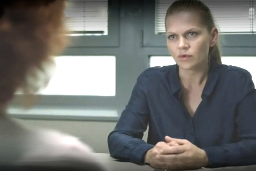 Anna Loos als Helen Dorn